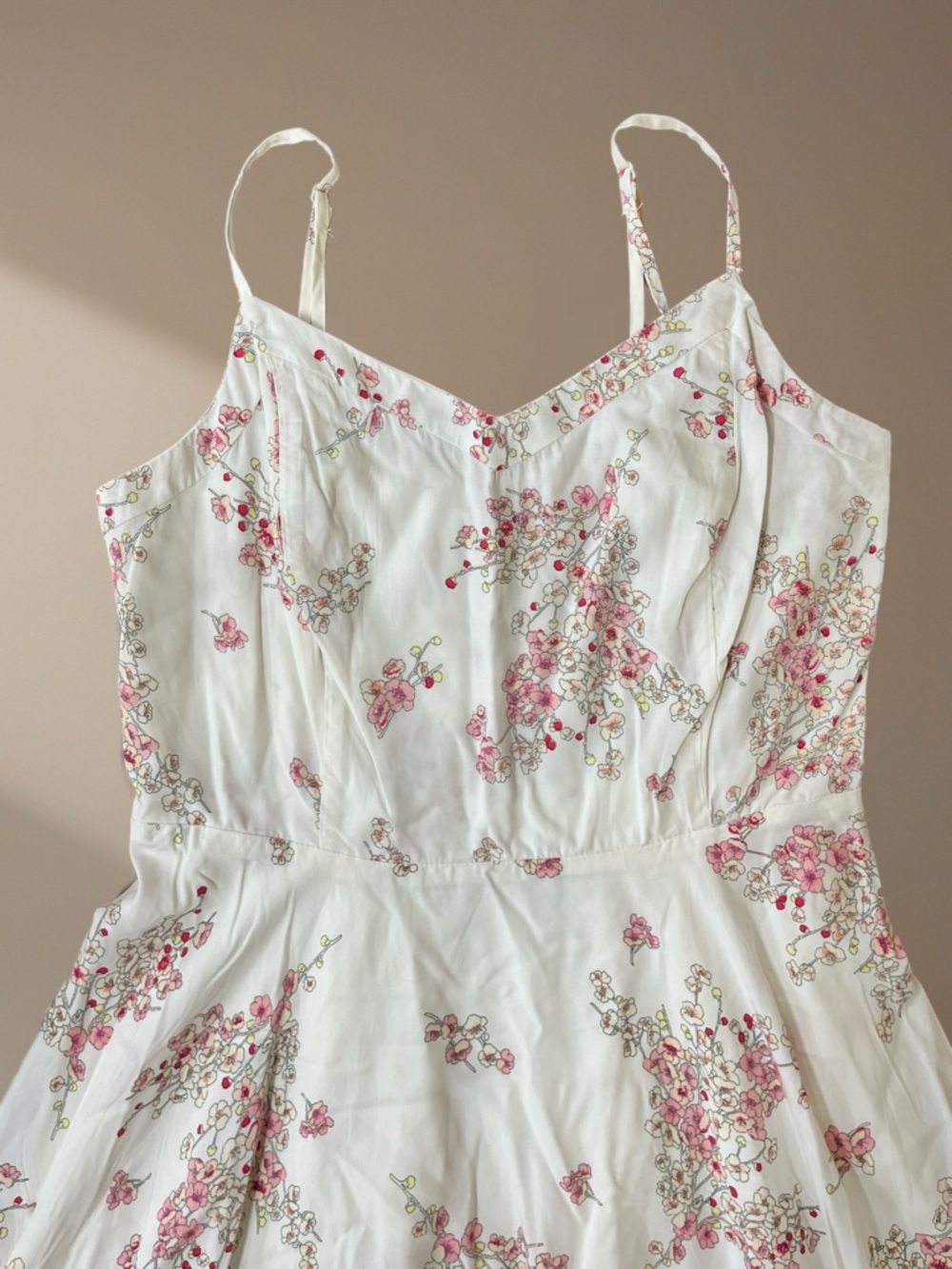 🌸 Old Navy White Cami Dress w/ Floral Print~Women’s Sz Sm~Spaghetti Straps~Lined - Picture 2 of 15